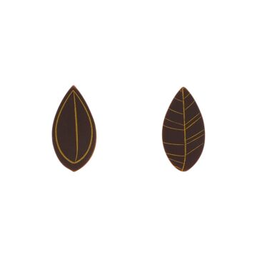 DARK SMALL YELLOW LEAVES